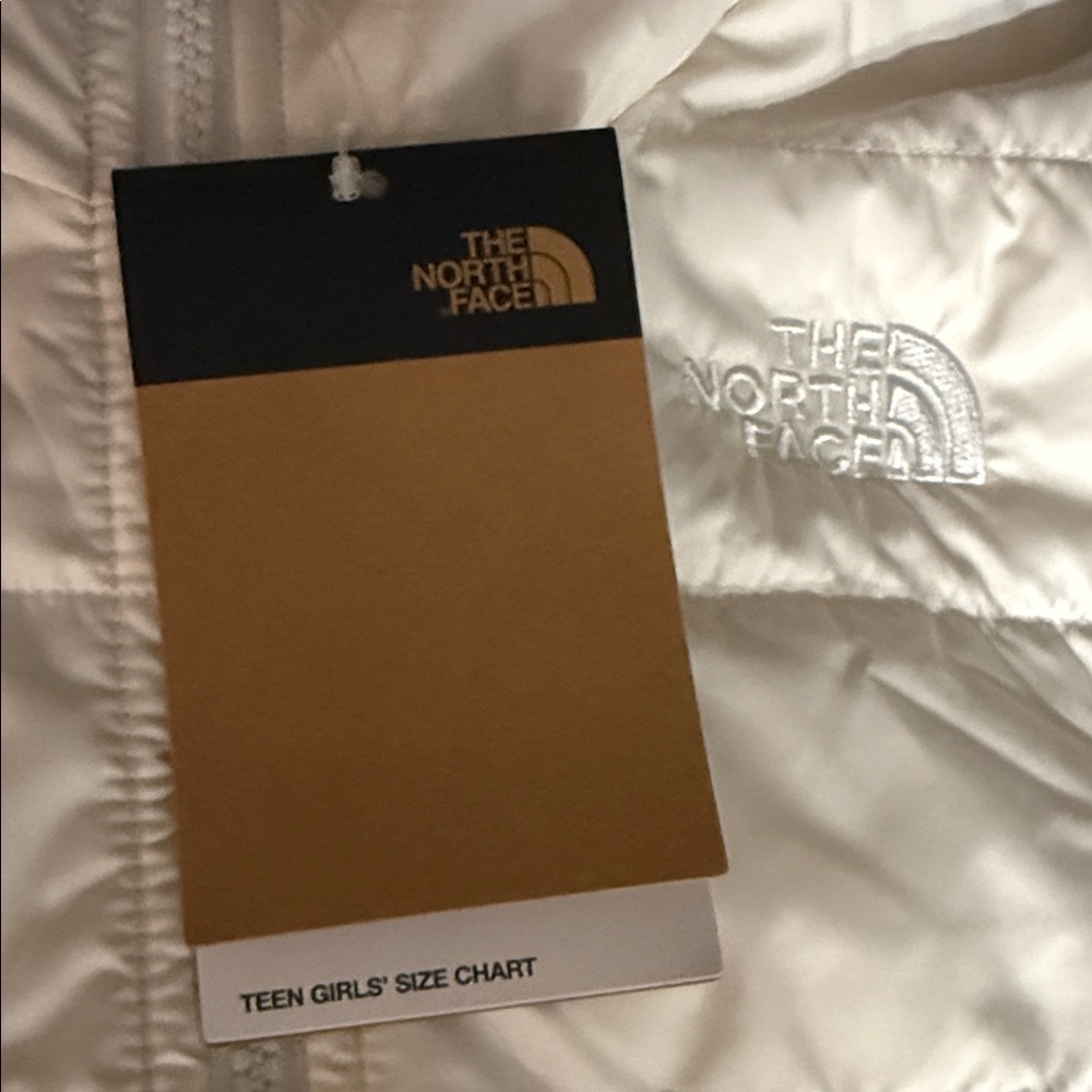The North Face Kids White Puffer Jacket - Picture 3 of 9